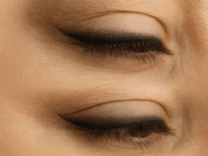 Eyeliner semipermanente sfumato soft liner su palpebra superiore