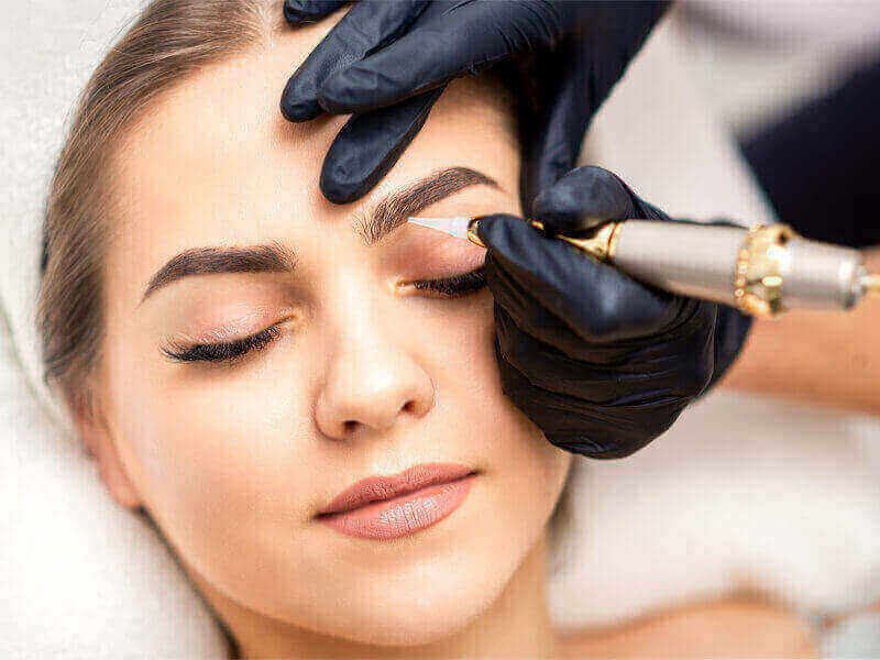 Trattamento make-up e dermopigmentazione
