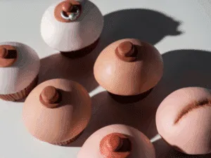 Cupcake creativi che sensibilizzano sul tema del seno e dei percorsi ricostruttivi.